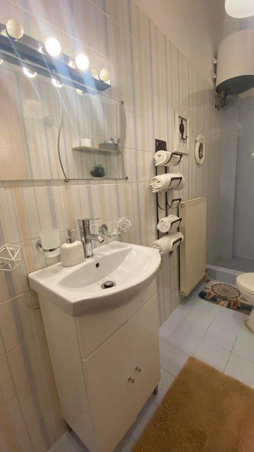 Cozy Minimal Apartment بيرايوس المظهر الخارجي الصورة